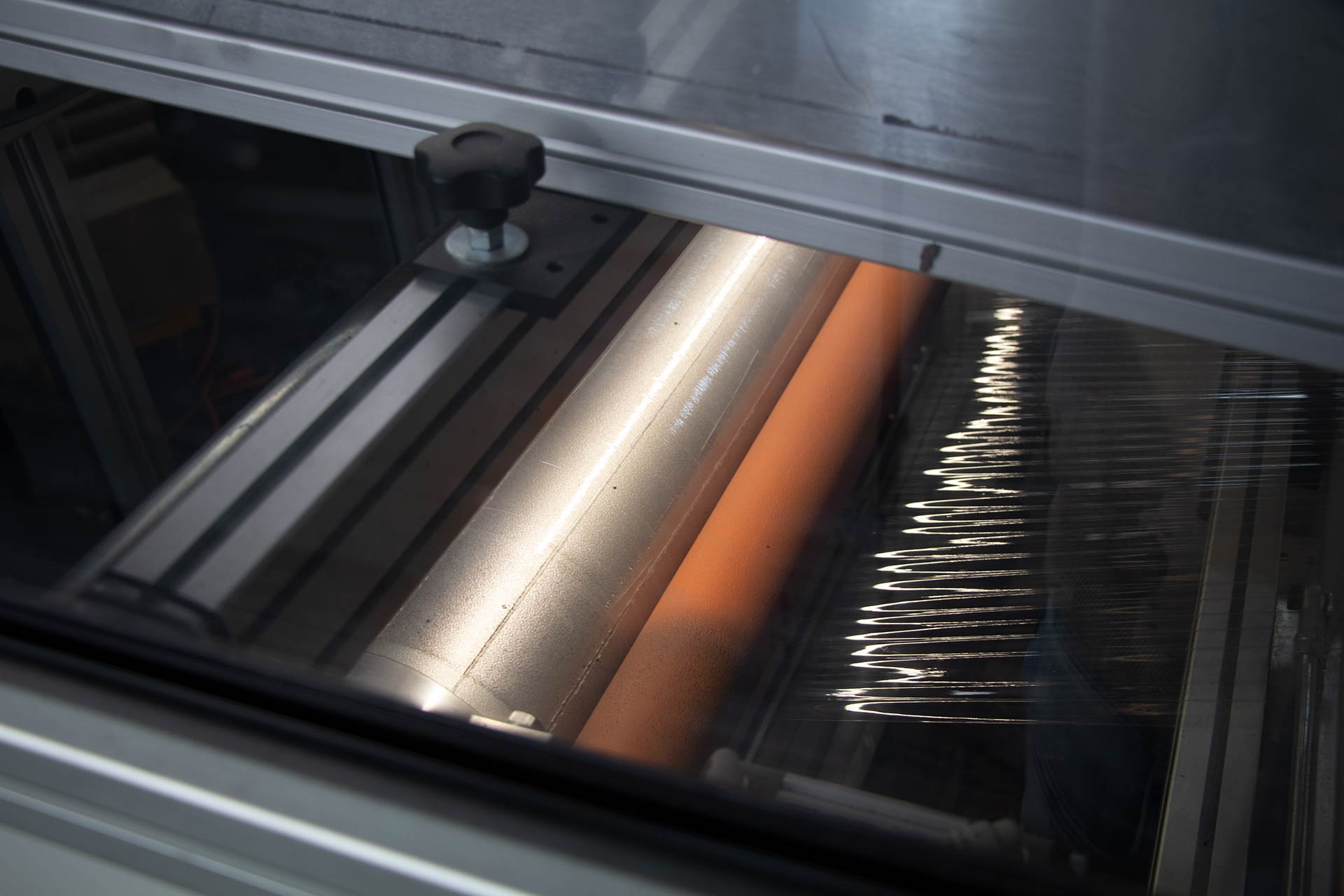 stretch-wrap-machine-inside-8